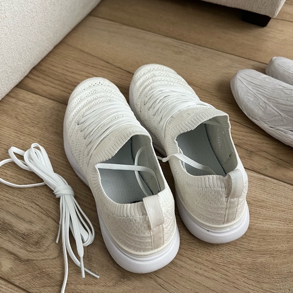APL Techloom Wave Sneakers in White/White - Picture 11 of 12